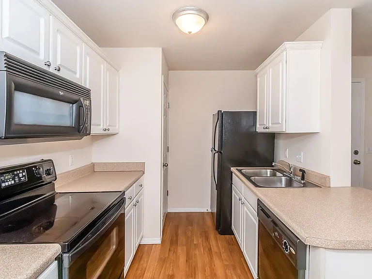 Watermill Park Apartments Studio