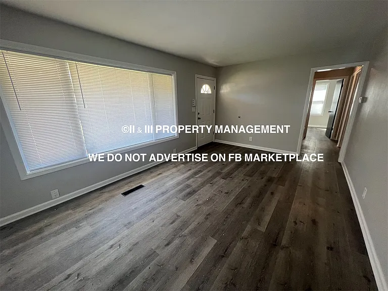 488 N Neconi Ave — Photo 4