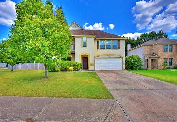 2nd image of 4901 Woodstock Dr