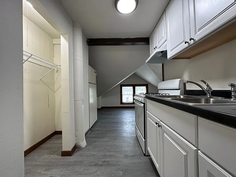 822 Pine St — Photo 9