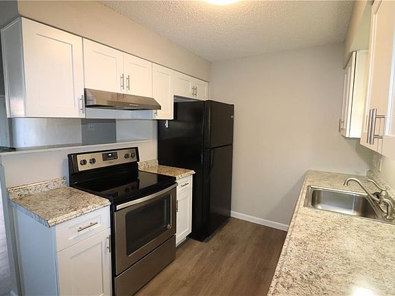 4th image of 1206 Glenda Dr #A