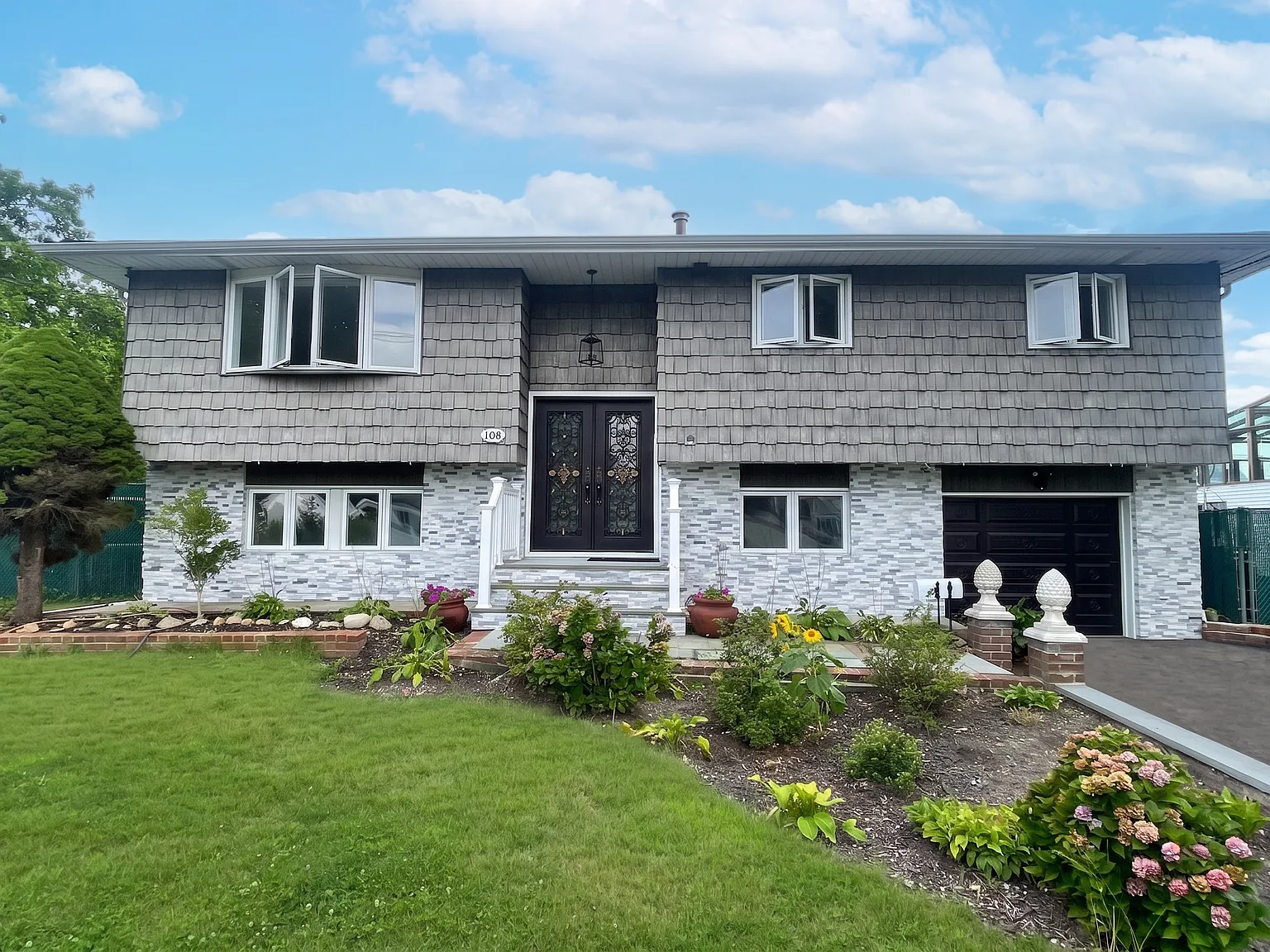 4 bed, 1800 sqft, $5,300 — Photo 1