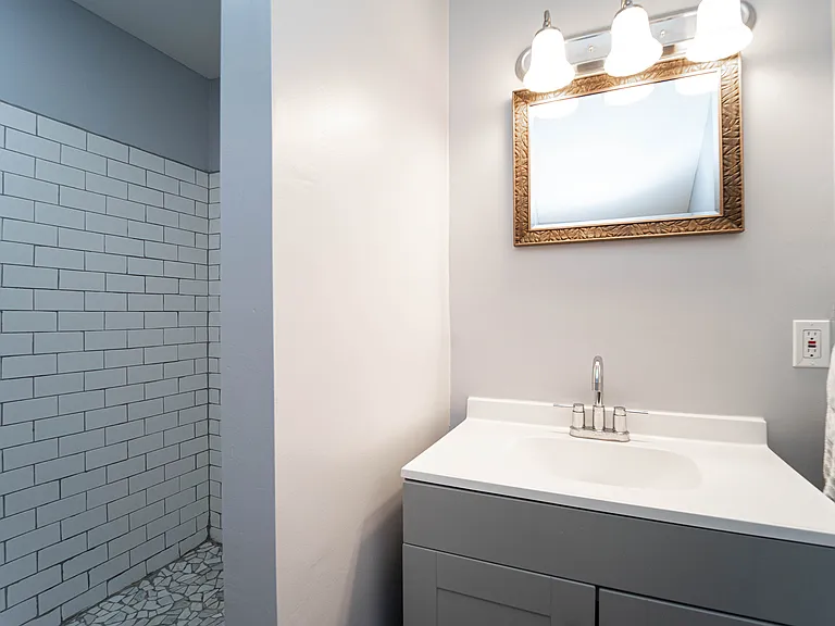 8033 Edgewater Ave — Photo 25
