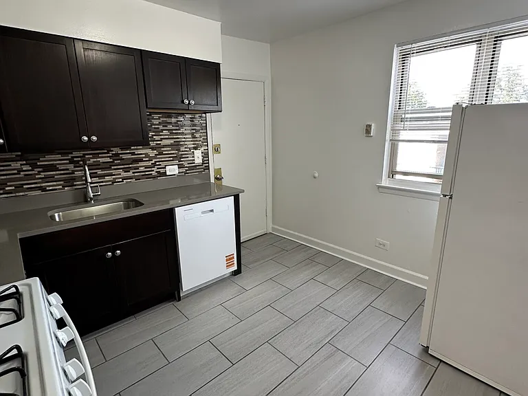 4924 Mulford St #3E — Photo 4