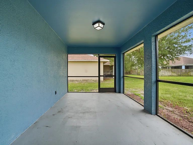 1712 SW Santa Barbara Pl #1712 — Photo 16