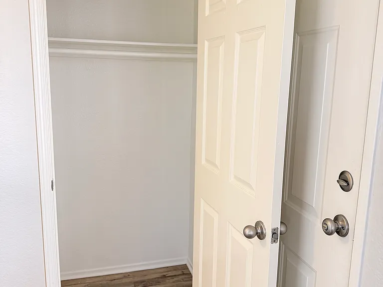 1207 Mira Mar Ave #204 — Photo 15