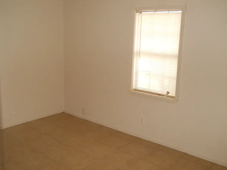 3846 Manor Ct — Photo 7