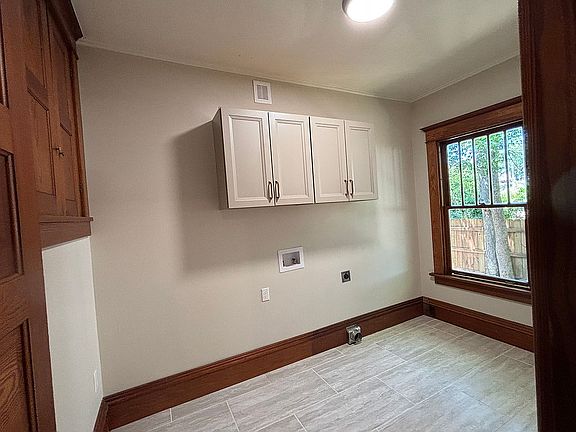Main floor laundry 