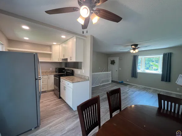 2008 Maplecrest Dr, Emporia, KS 66801