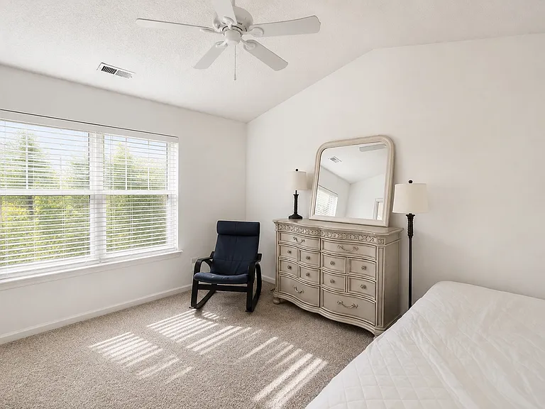 7122 Bidford Ct — Photo 10