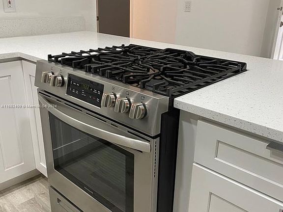 3rd image of 1400 New Jersey St #2