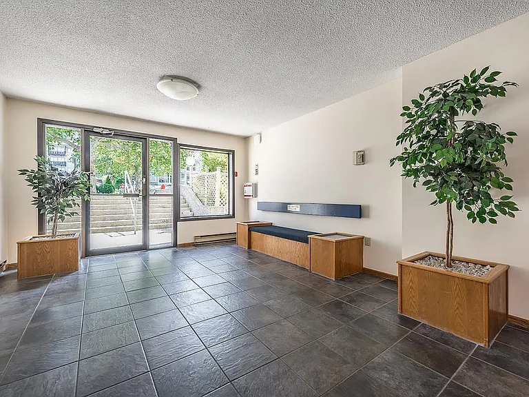 2648 Graham St #401 — Photo 2