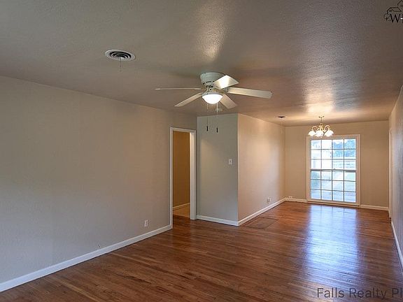 2nd image of 3221 Cumberland Ave