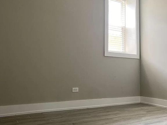 4th image of 324 S Mozart St Unit 1