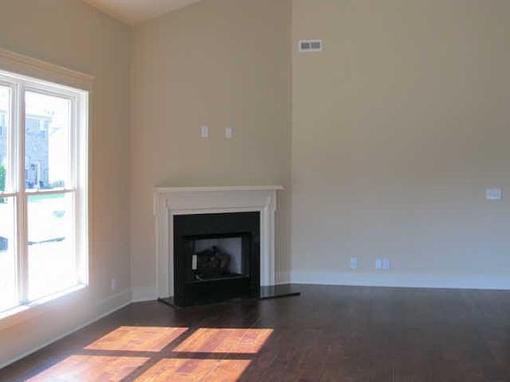 2nd image of 1252 Hensfield Lot 237