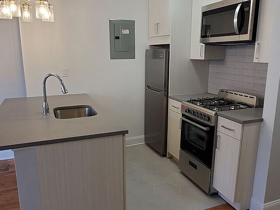 3rd image of 112 W 75th St #4A