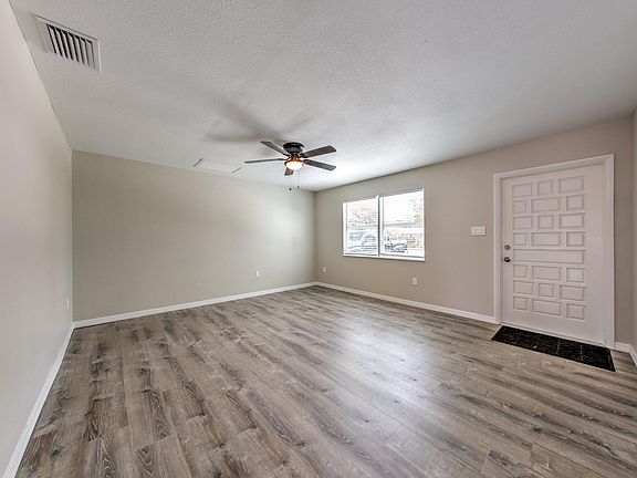 4th image of 5103 Sunset Boulevard