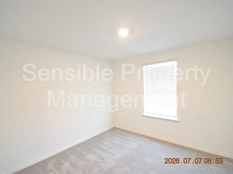 10056 Blazing Saddles Dr — Photo 4