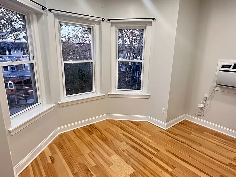 5020 Walnut St #3F — Photo 3