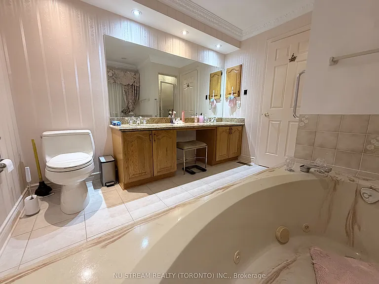 8 Roverdale Ct — Photo 11