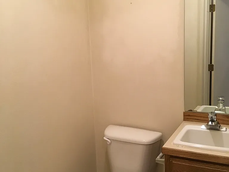 1989 NE Zachary Ct #2 — Photo 6
