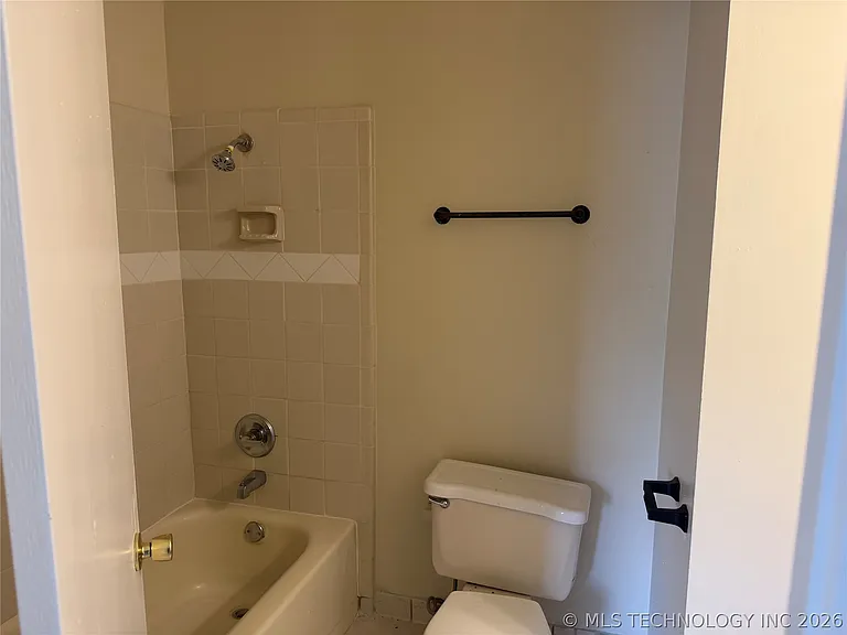 12022 E 28th St — Photo 8