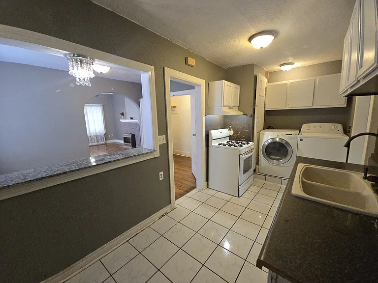 1125 NW 27th St #1 — Photo 4