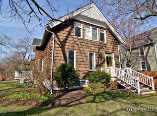 902 Asbury Ave, Evanston, IL 60202