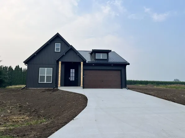 205 W 2nd, Friesland, WI 53935