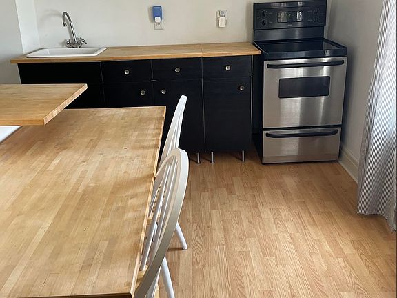 2nd image of 112 W Gay St APT C