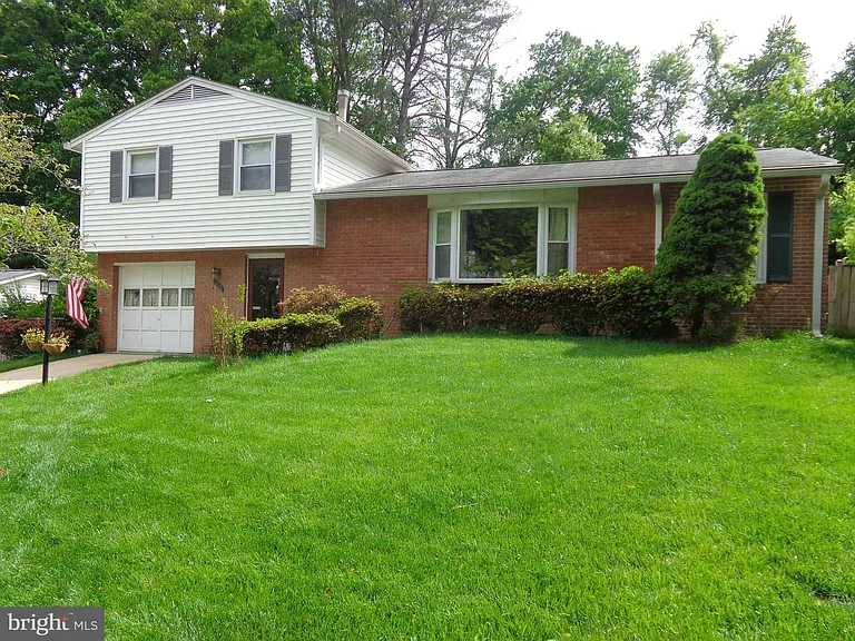 7011 Hadlow Dr — Photo 1