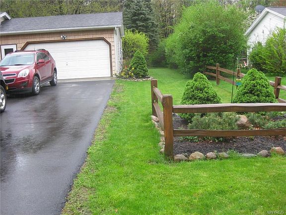 2nd image of 2775 Oakland Dr
