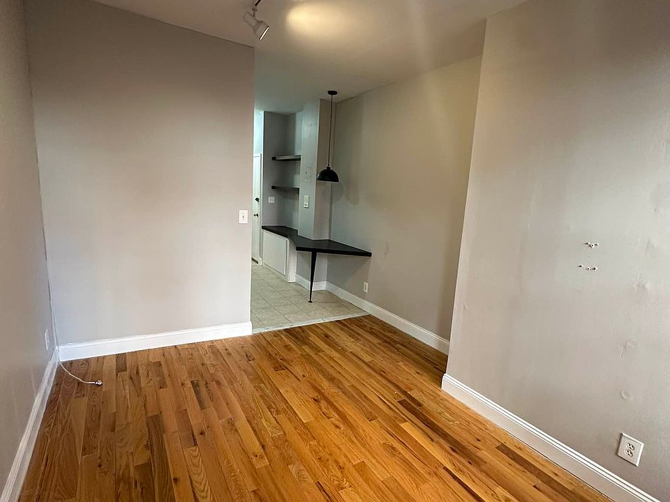 1st image of 237 W 18th St APT 1RE