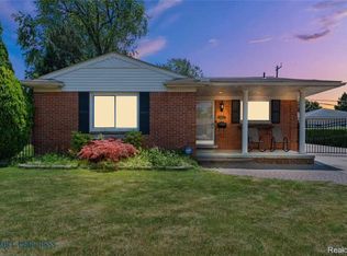 26411 W Warren St, Dearborn Heights, MI 48127