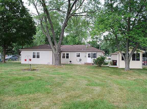 3rd image of 17137 Oconto Ave