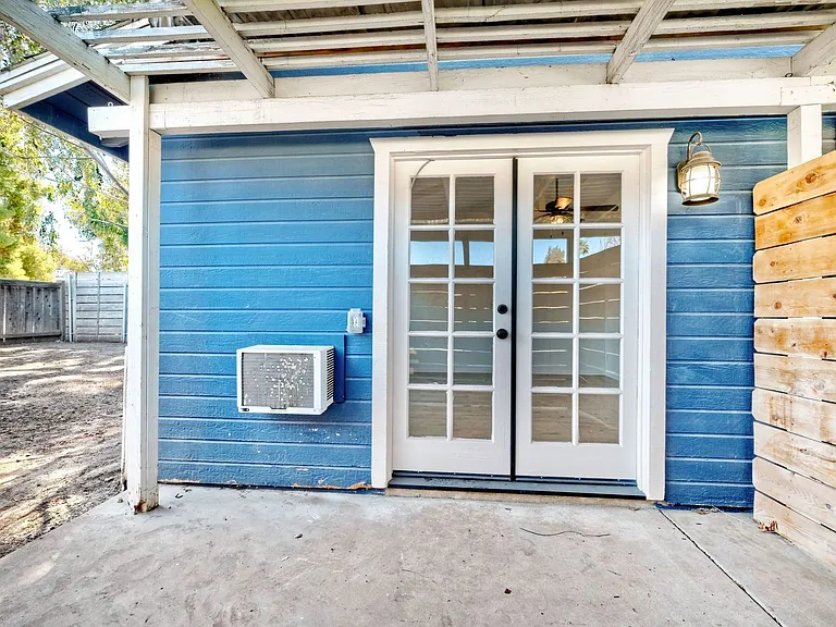 2707 Robertson St — Photo 14