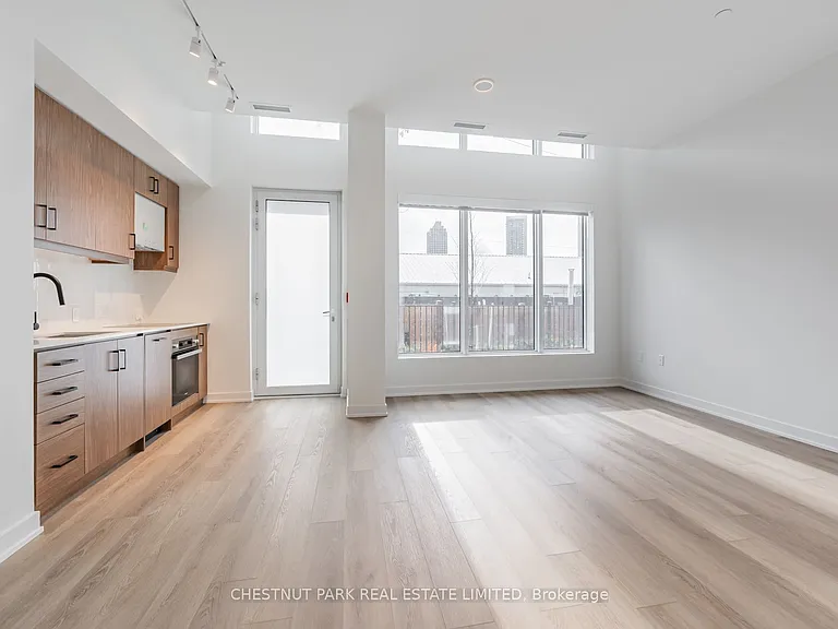 9 Tecumseth St #107 — Photo 17