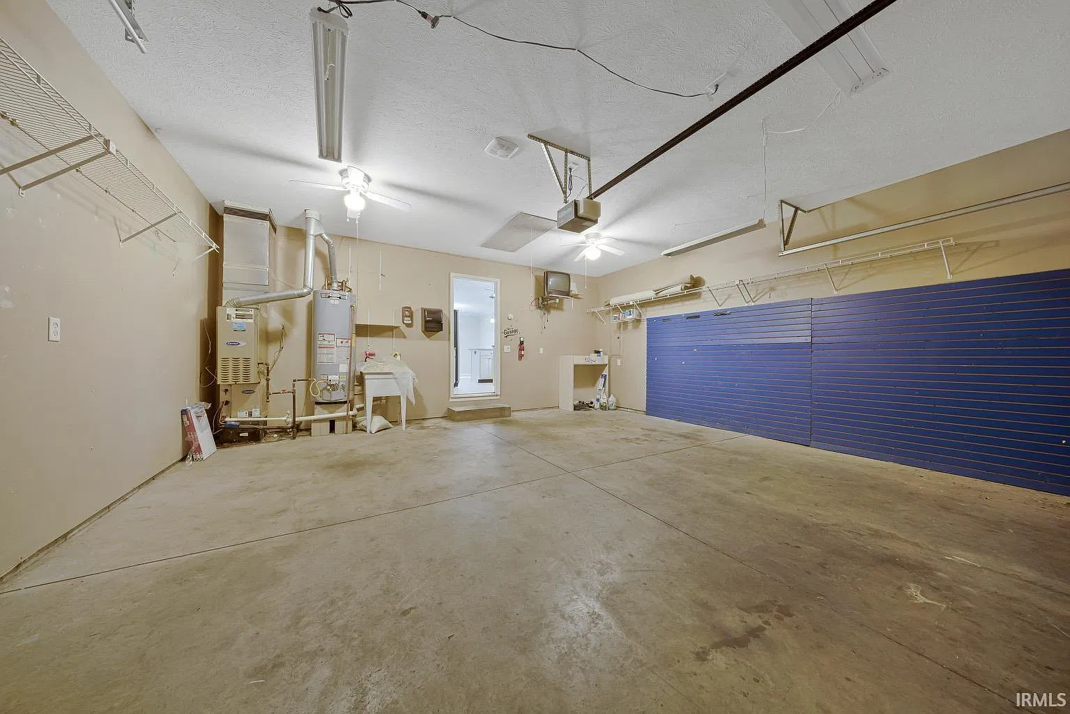 3 bed, 2.0 bath, 1519 sqft, $1,995 — Photo 2