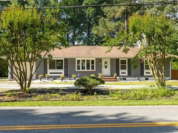 702 Seaford Rd, Seaford, VA 23696