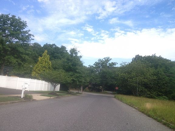 4th image of 252 Ashley Dr