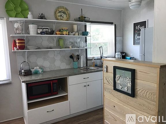 4th image of 410 S Miramar Ave #1