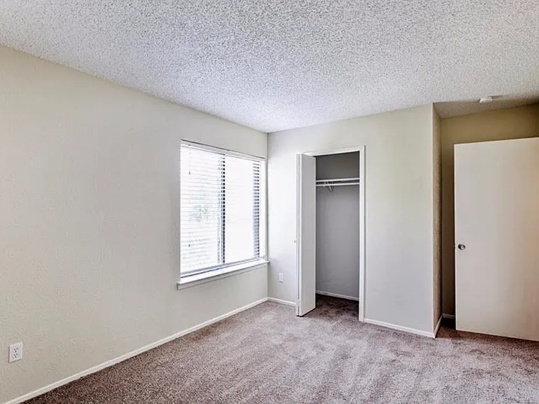 1710 Delaford Pl — Photo 8