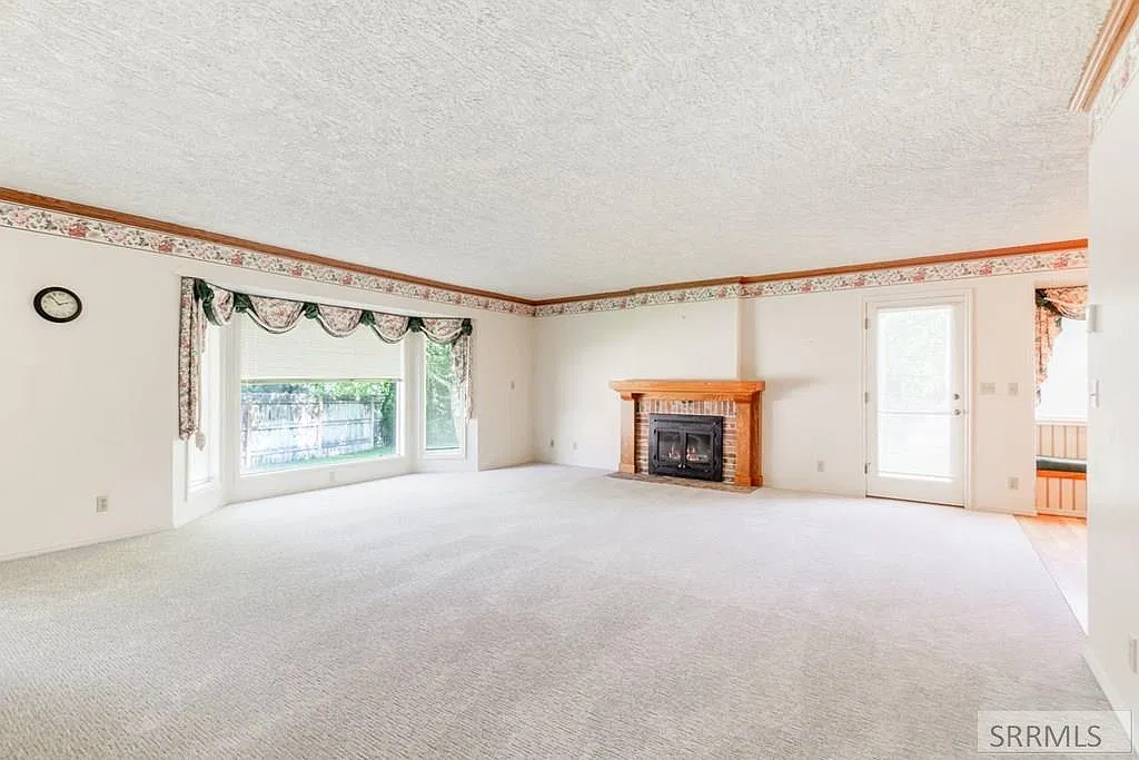 5 bed, 3098 sqft, $2,600 — Photo 4
