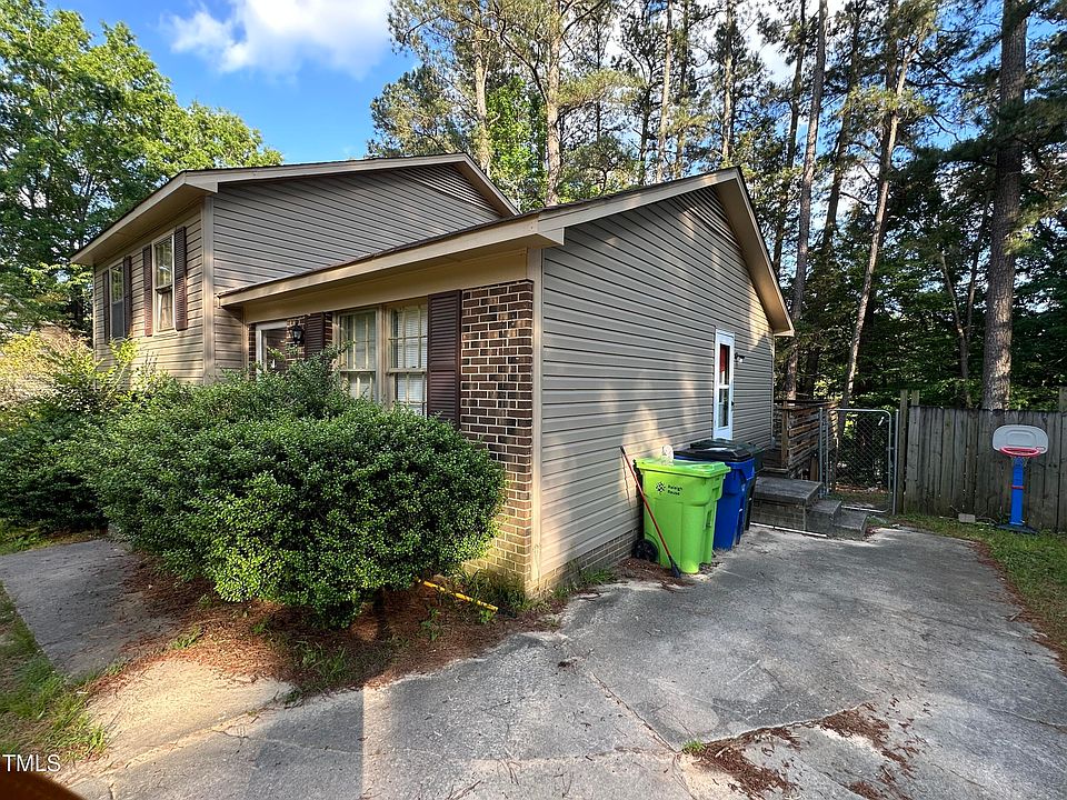 2nd image of 805 Havenwood Ct