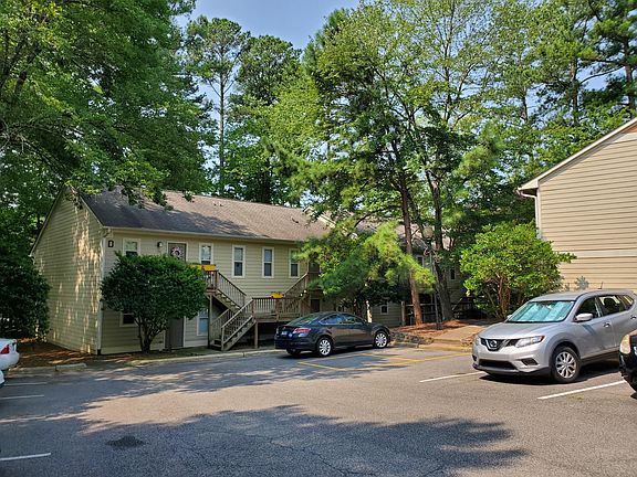 2nd image of 1513 E Franklin St #D