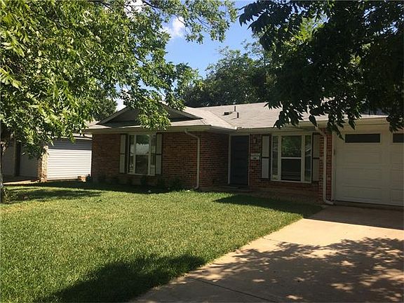 2nd image of 2313 Southern Oaks Dr