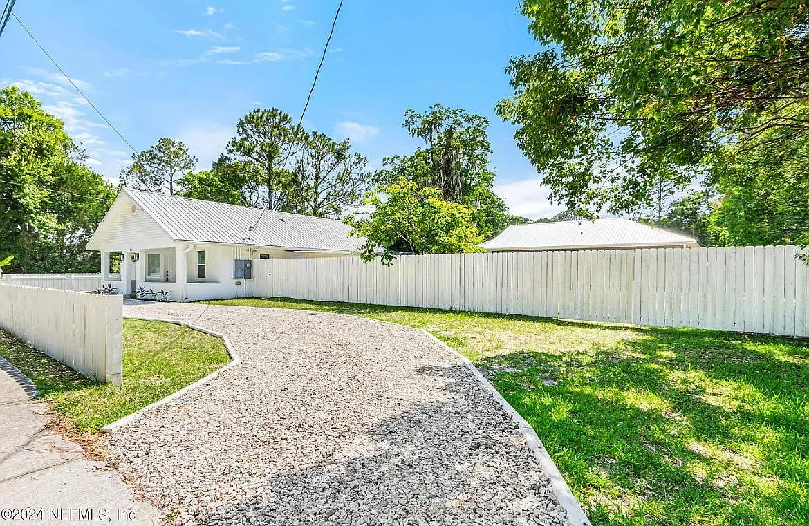 2 bed, 2.5 bath, 725 sqft, $2,000 — Photo 4