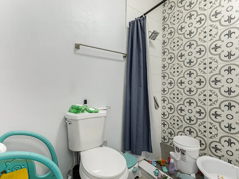 2321 E 6th St #1 — Photo 18