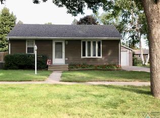 1372 Idaho Ave SE, Huron, SD 57350
