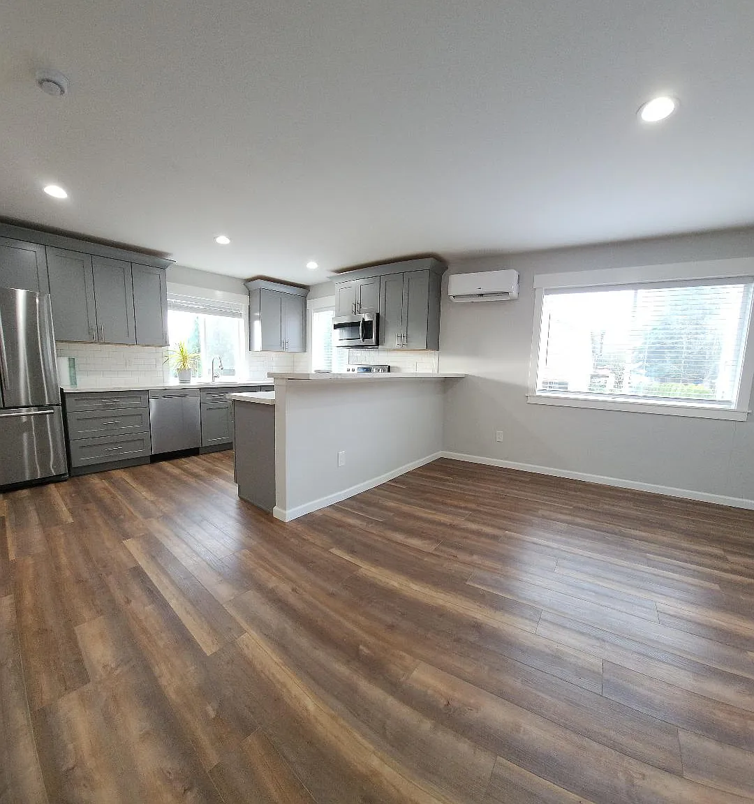 1 bed, 700 sqft, $2,400 — Photo 3